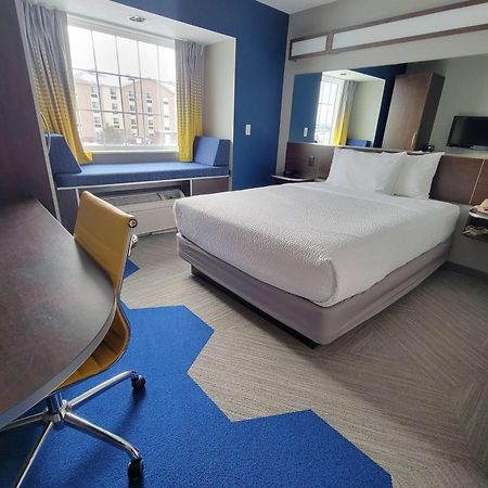 Microtel Inn & Suites By Wyndham Bluffs Council Bluffs Eksteriør bilde