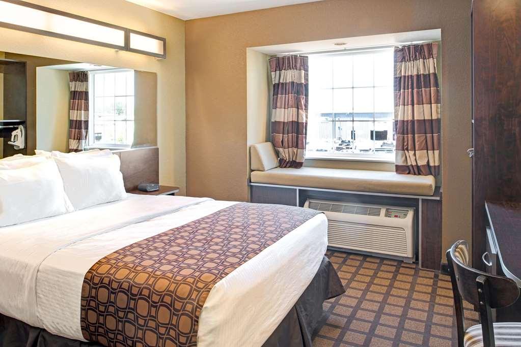 Microtel Inn & Suites By Wyndham Bluffs Council Bluffs Eksteriør bilde