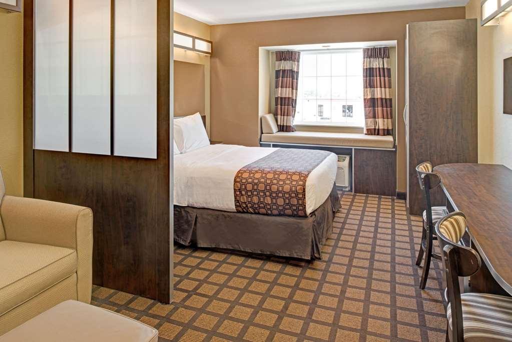 Microtel Inn & Suites By Wyndham Bluffs Council Bluffs Eksteriør bilde