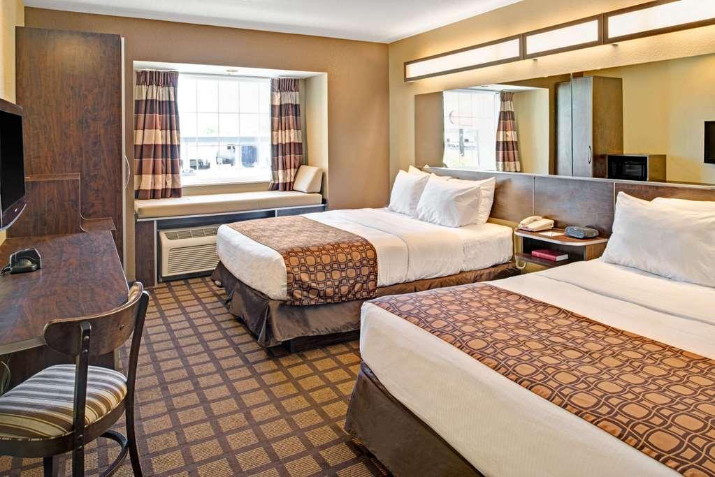Microtel Inn & Suites By Wyndham Bluffs Council Bluffs Eksteriør bilde