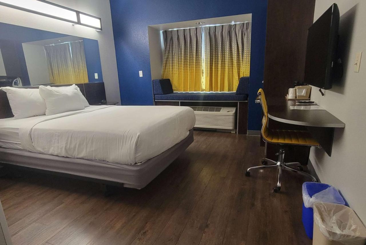 Microtel Inn & Suites By Wyndham Bluffs Council Bluffs Eksteriør bilde