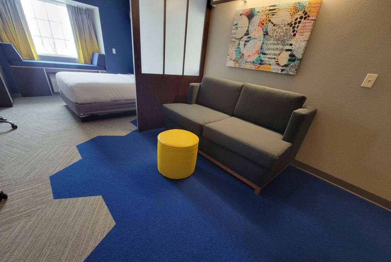 Microtel Inn & Suites By Wyndham Bluffs Council Bluffs Eksteriør bilde