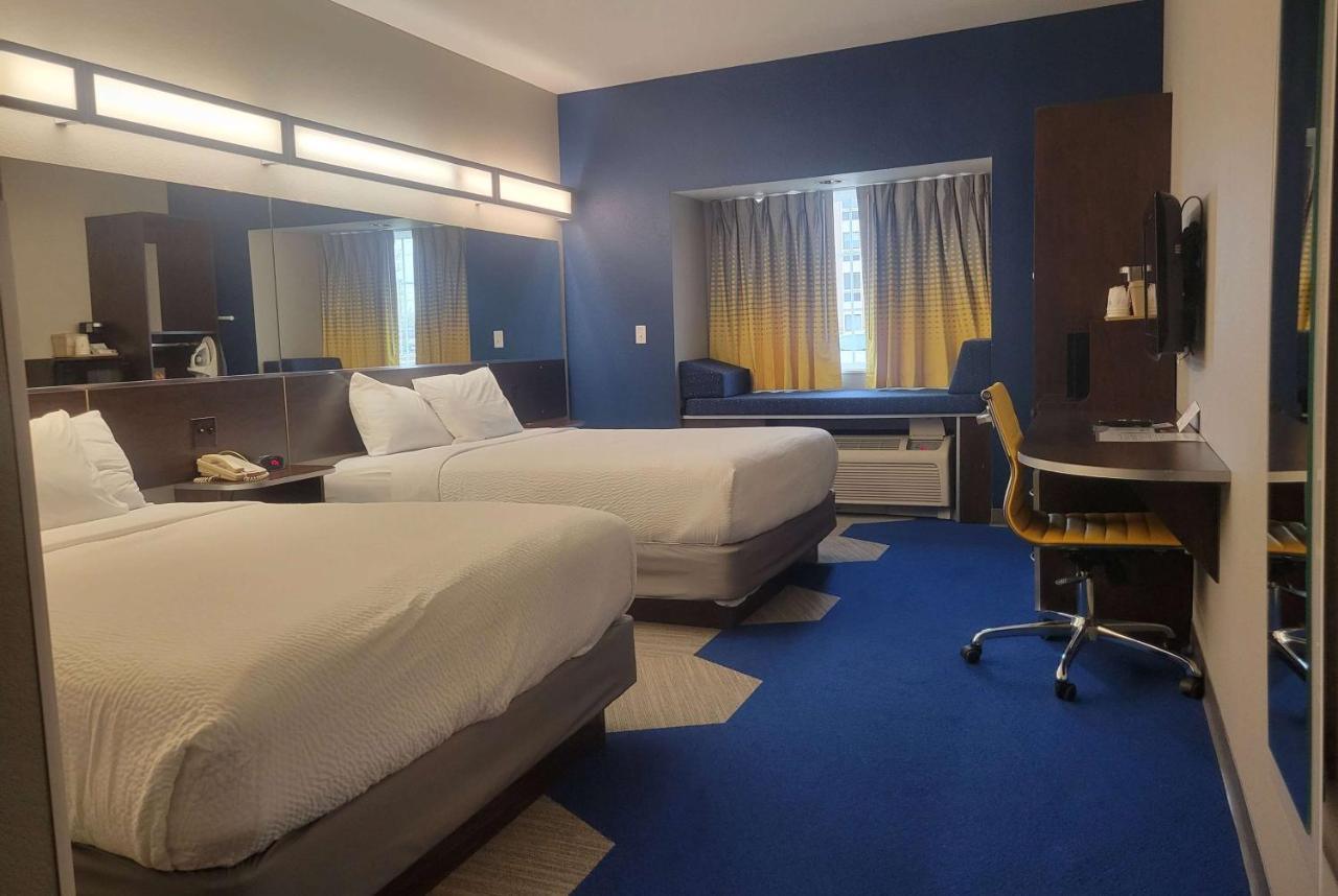Microtel Inn & Suites By Wyndham Bluffs Council Bluffs Eksteriør bilde