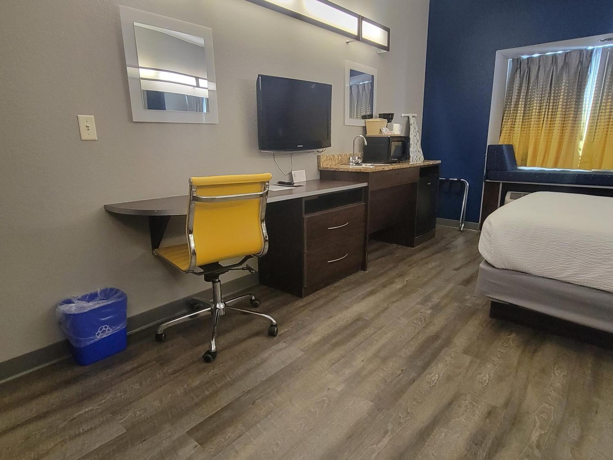 Microtel Inn & Suites By Wyndham Bluffs Council Bluffs Eksteriør bilde