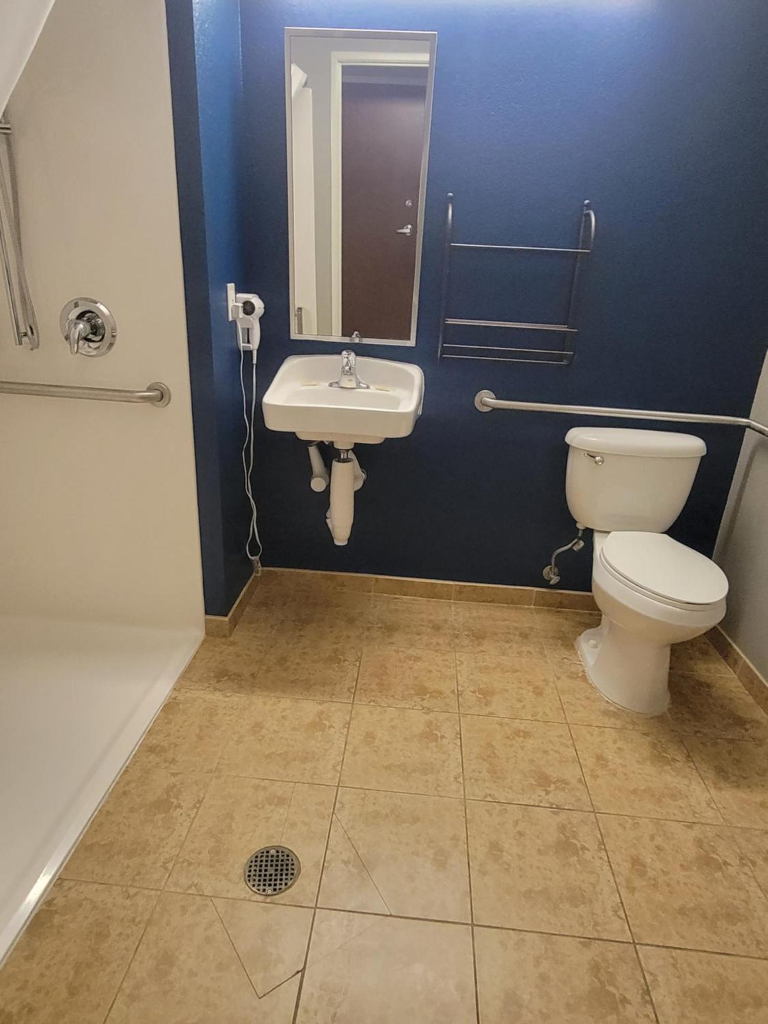 Microtel Inn & Suites By Wyndham Bluffs Council Bluffs Eksteriør bilde