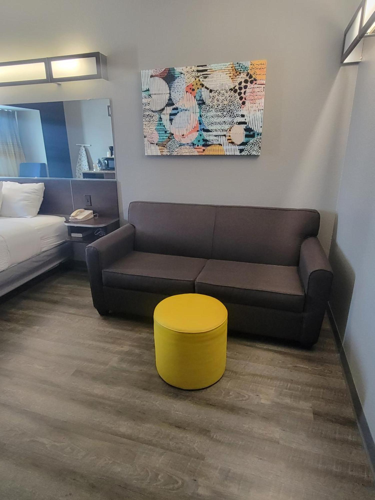 Microtel Inn & Suites By Wyndham Bluffs Council Bluffs Eksteriør bilde