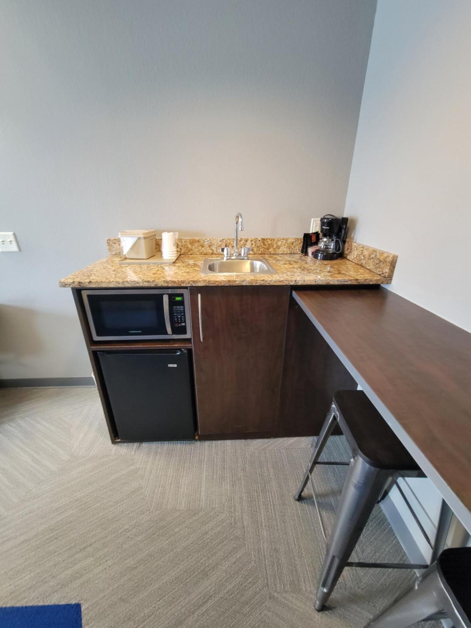 Microtel Inn & Suites By Wyndham Bluffs Council Bluffs Eksteriør bilde