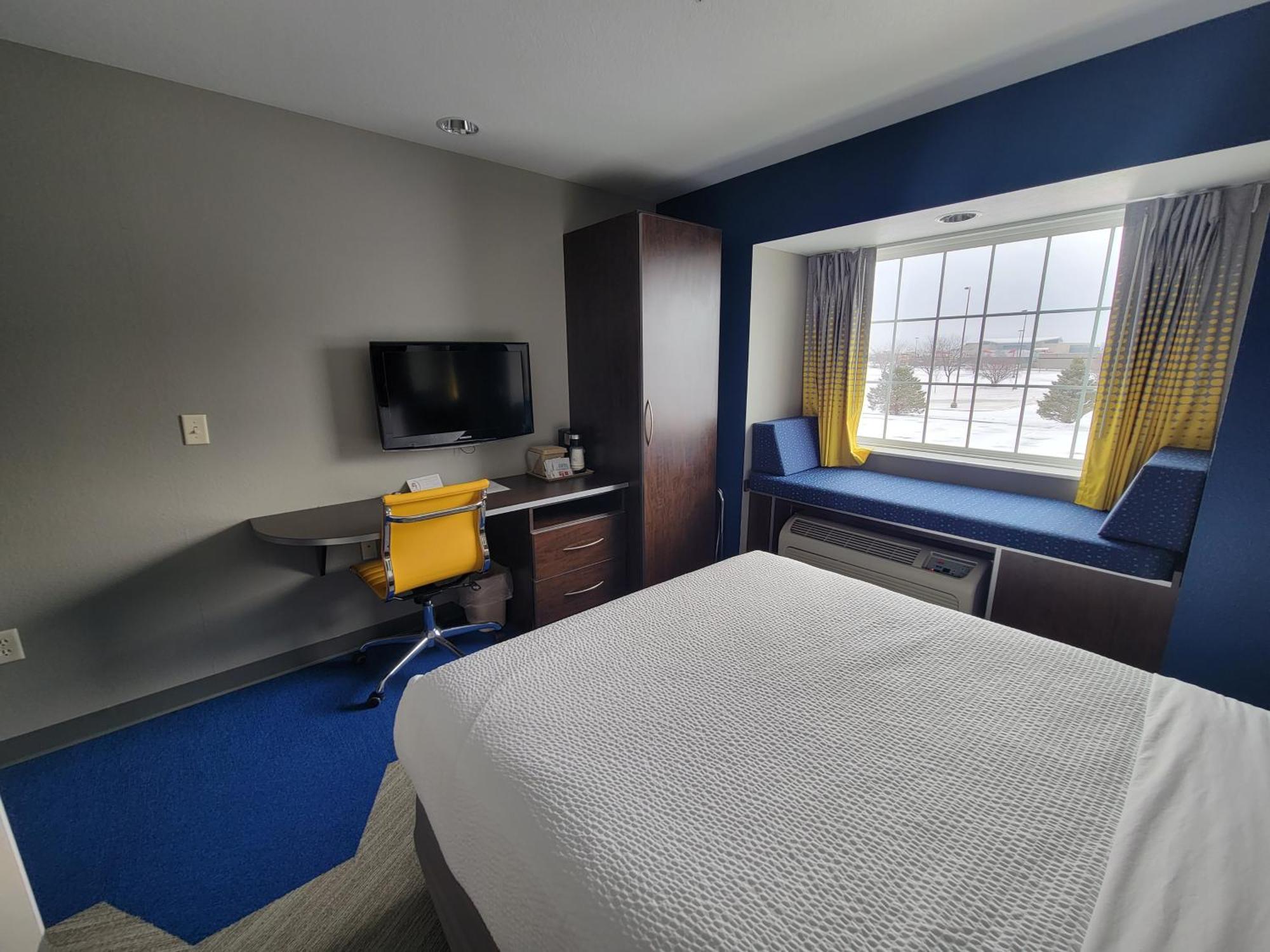 Microtel Inn & Suites By Wyndham Bluffs Council Bluffs Eksteriør bilde