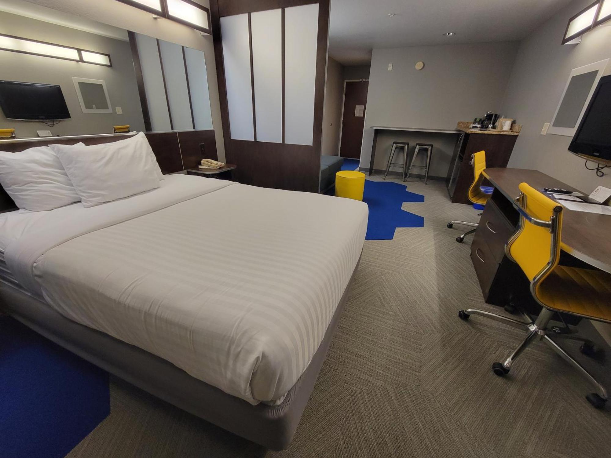 Microtel Inn & Suites By Wyndham Bluffs Council Bluffs Eksteriør bilde