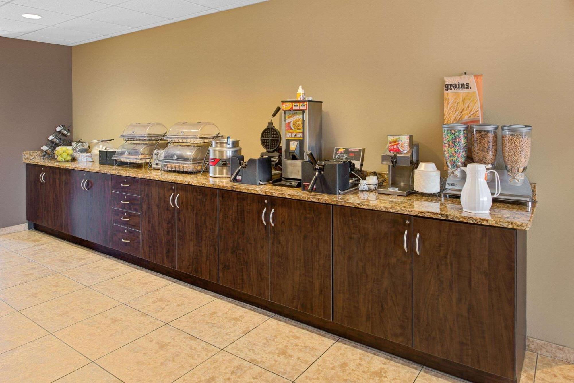 Microtel Inn & Suites By Wyndham Bluffs Council Bluffs Eksteriør bilde